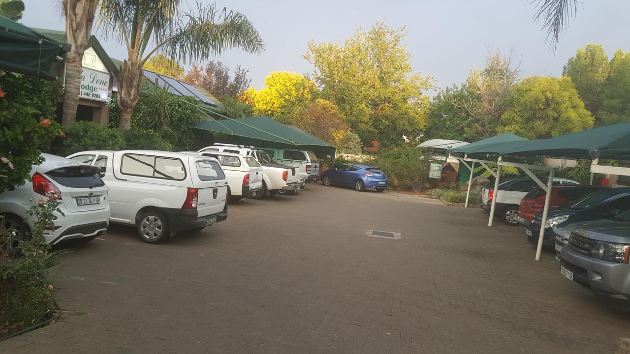 Lala Dene Lodge Bloemfontein Exterior foto